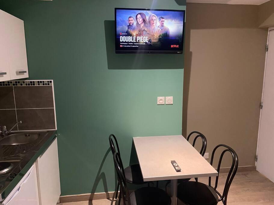 Appartement 4 - Hyper Centre - 1 A 4 Personnes Douai Zewnętrze zdjęcie